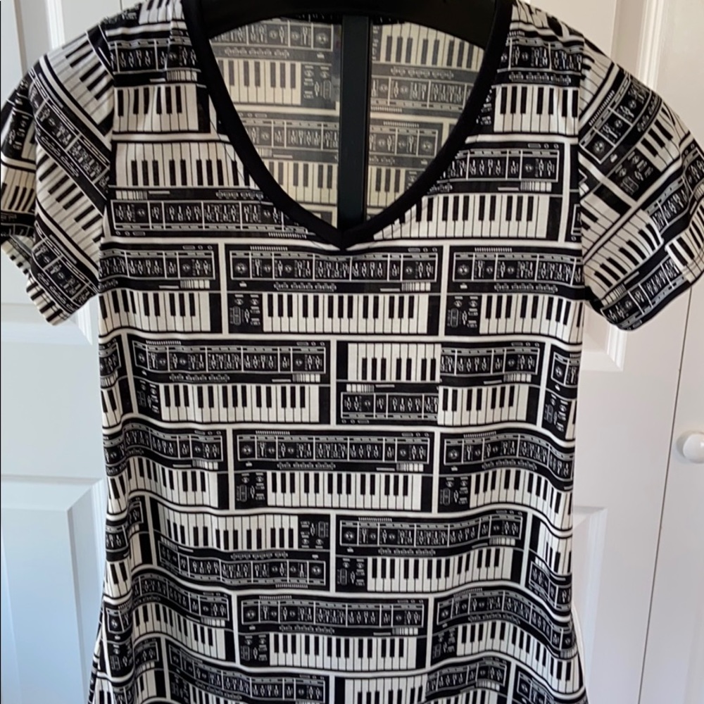NWOT LuLaRoe Christy T “Keyboards”